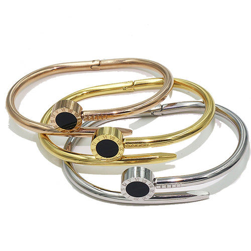 18K Gold Clutch Bracelet