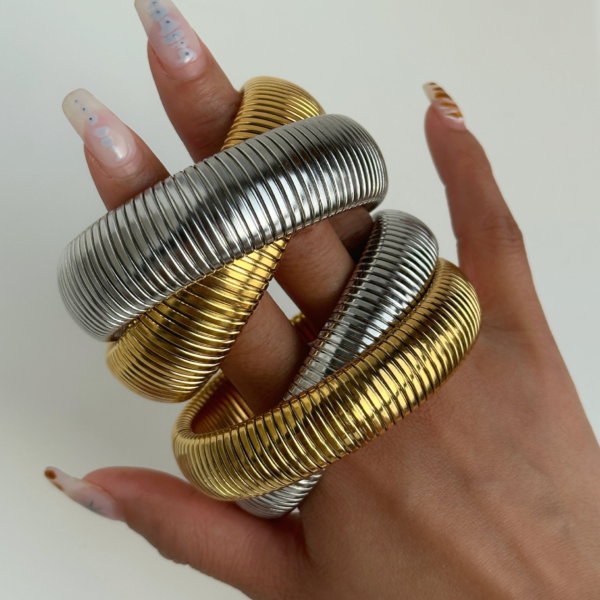 Wrap around gold bracelet 